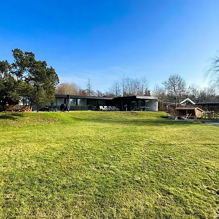 Newly Renovated Summer House Near