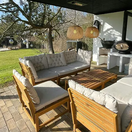 Newly Renovated Summer House Near